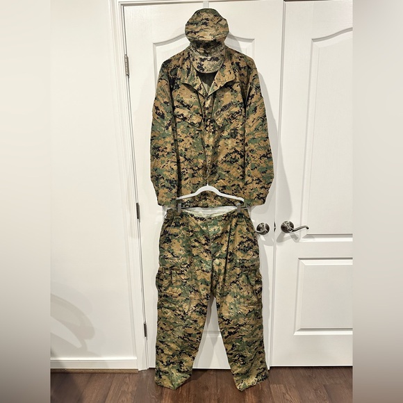 USMC Marine Corps MARPAT Woodland Camouflage Top & Bottom, Size: Large - Picture 1 of 13
